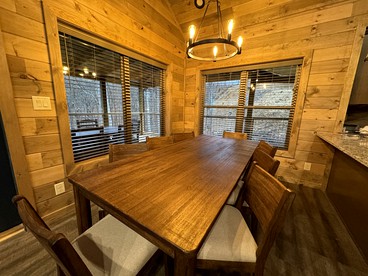 Luxurious Cabin with Hot-Tub, Pool Table and Amazing Hiking Trails in Sevierville, Tennessee - Sevierville, Tennessee - glamping.directory