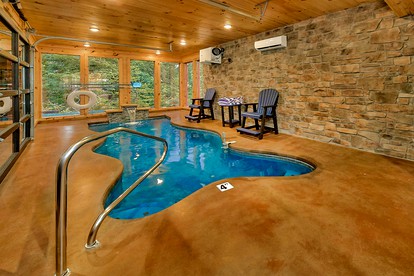 Stunning Glamping Lodge for Relaxation and Recreation in Gatlinburg - Gatlinburg, Tennessee - glamping.directory