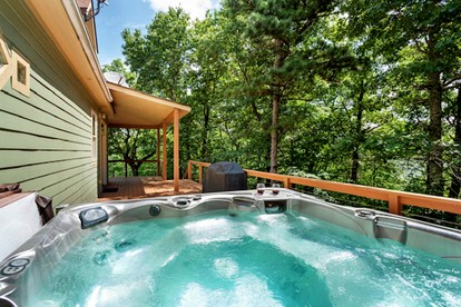 Luxurious Mountain Retreat with Wrap-Around Porches and Hot Tub, Near Asheville and Black Mountain, NC - Fairview, North Carolina - glamping.directory