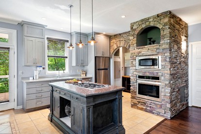Luxurious Mountain Retreat with Wrap-Around Porches and Hot Tub, Near Asheville and Black Mountain, NC - Fairview, North Carolina - glamping.directory