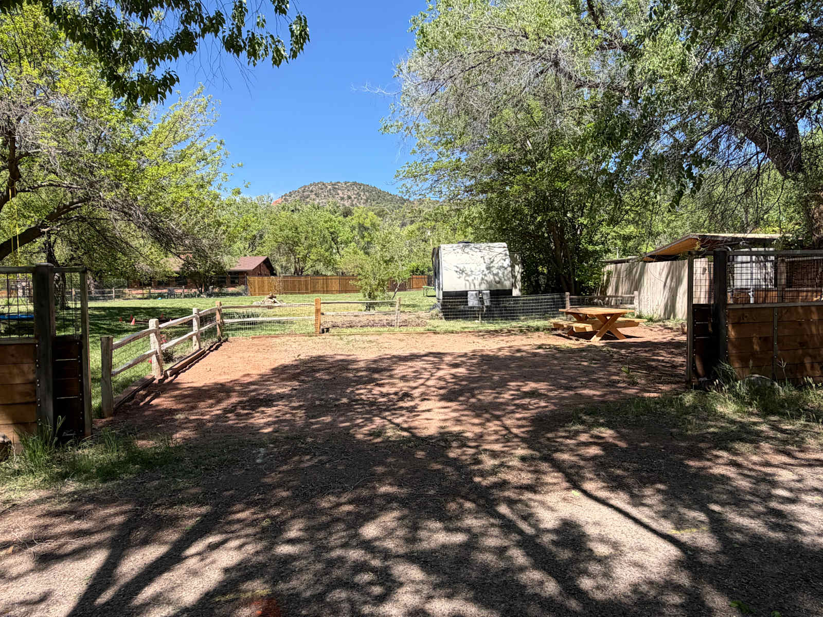 Quiet Homestead - Sedona, Arizona - glamping.directory