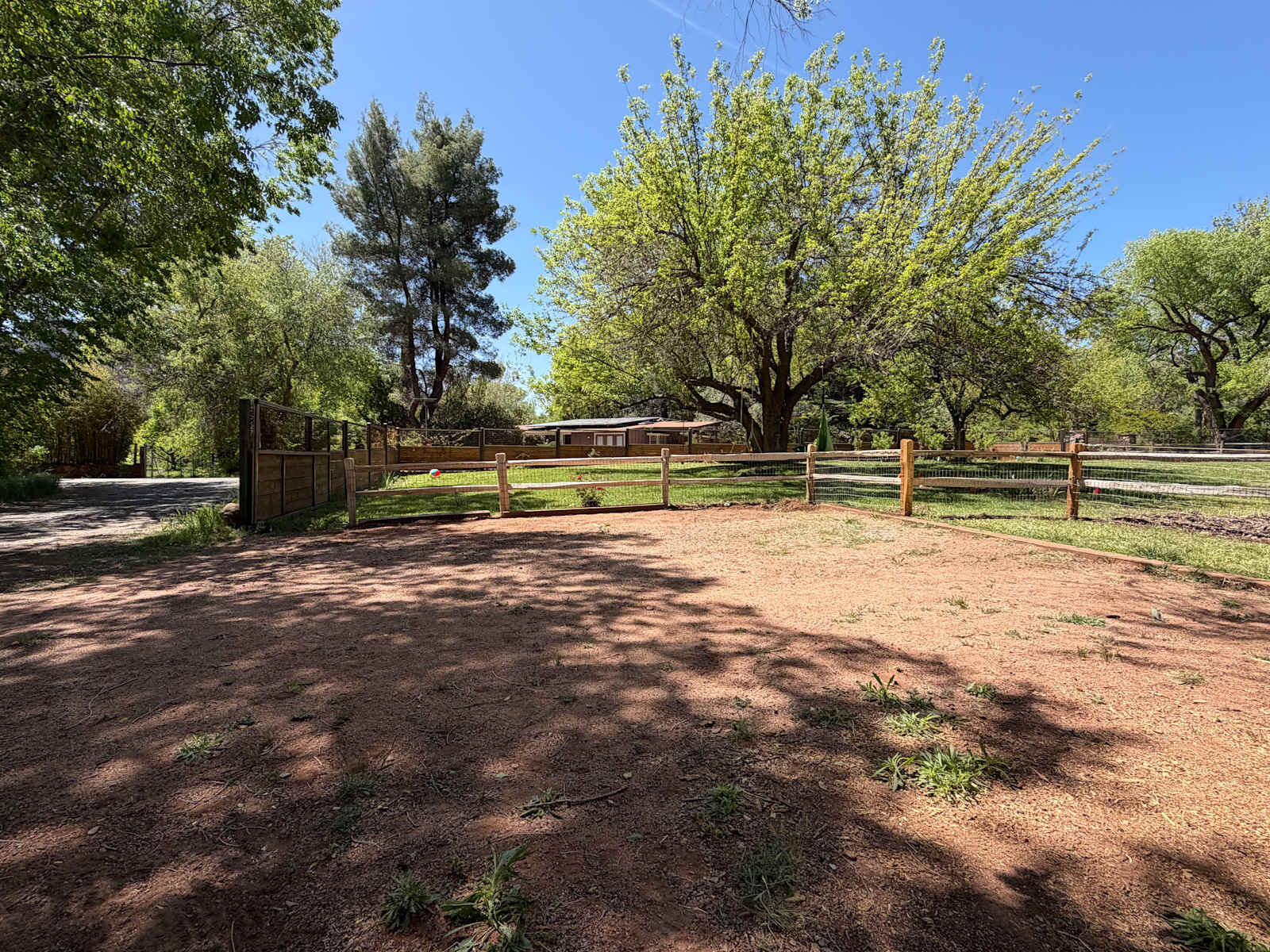 Quiet Homestead - Sedona, Arizona - glamping.directory