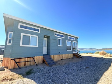 Gorgeous Tiny House on Yuba Lake for a Unforgettable Glamping Getaway in Utah - glamping.directory