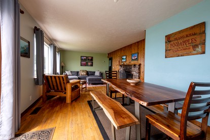 Oceanfront Cabin with Two Outdoor Soaking Tubs in the Heart of Newport, Oregon - Newport, Oregon - glamping.directory