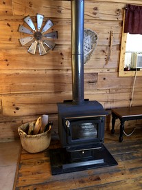 Romantic Log Cabin with Hot Tub near Cherokee National Forest, Tennessee - Coker Creek, Tennessee - glamping.directory