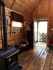 Romantic Log Cabin with Hot Tub near Cherokee National Forest, Tennessee - Coker Creek, Tennessee - glamping.directory