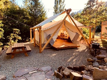 Tranquil Umpqua National Forest Accommodation Ideal for a Getaway in Oregon - glamping.directory