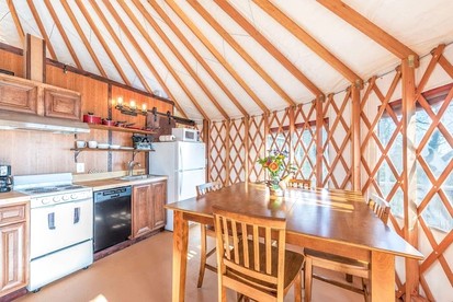 Mountaintop Luxury Yurt Rental for Georgia Glamping - US, Georgia - glamping.directory