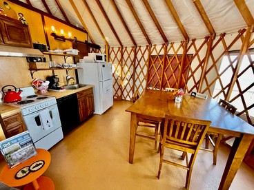 Mountaintop Luxury Yurt Rental for Georgia Glamping - US, Georgia - glamping.directory