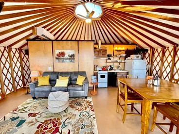 Mountaintop Luxury Yurt Rental for Georgia Glamping - US, Georgia - glamping.directory