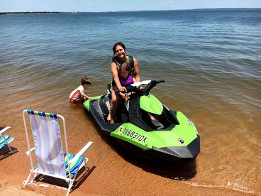 Unwind at Lake Buchanan: Charming Cabin, Panoramic Views, Outdoor Activities & Vineyards in Texas - Buchanan Dam , Texas - glamping.directory