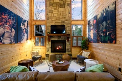 Modern Rustic Cabin with Hot Tub & Loft, Near Shops in Broken Bow, OK - Broken Bow, Oklahoma - glamping.directory