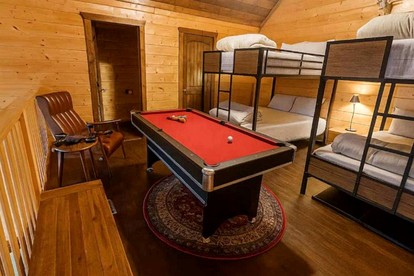 Modern Rustic Cabin with Hot Tub & Loft, Near Shops in Broken Bow, OK - Broken Bow, Oklahoma - glamping.directory