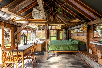 Cozy Barn Rental for an Exciting Weekend Getaway from New York - Preston Hollow, New York - glamping.directory