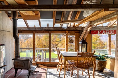 Cozy Barn Rental for an Exciting Weekend Getaway from New York - Preston Hollow, New York - glamping.directory