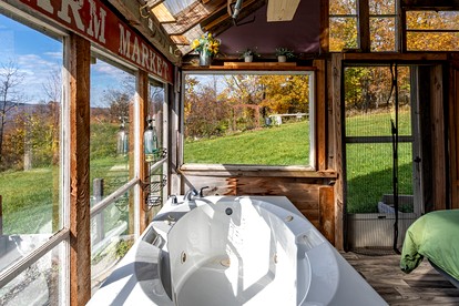 Cozy Barn Rental for an Exciting Weekend Getaway from New York - Preston Hollow, New York - glamping.directory