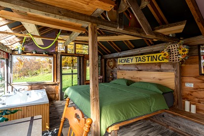 Cozy Barn Rental for an Exciting Weekend Getaway from New York - Preston Hollow, New York - glamping.directory