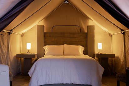 Romantic Safari Tent Hideaway Surrounded by Majestic Mountains near the Sparkling Lake in Branson Missouri - Branson, Missouri - glamping.directory