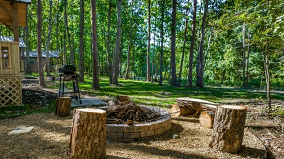 Cozy Woodland Cabin Escape for Families, Friends & Retreats in Mentone, Alabama - Mentone, Alabama - glamping.directory