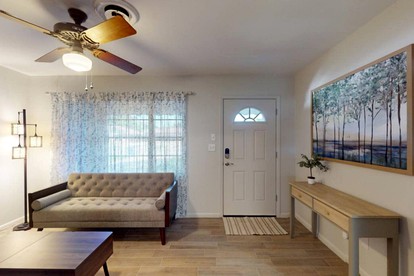 Remodeled Mid-Century Home Near Downtown & Hwy 6 in College Station, Texas - Navasota, Texas - glamping.directory