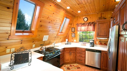 Romantic Forest Cabin with Amazing Private Deck and Spa in Ohio - Sugarcreek, Ohio - glamping.directory