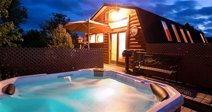 Romantic Forest Cabin with Amazing Private Deck and Spa in Ohio - glamping.directory