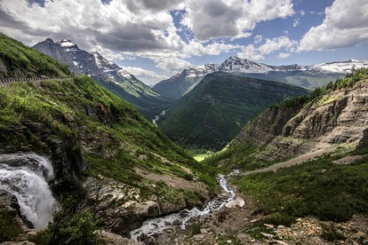 Beautiful Bed and Breakfast for a Romantic Getaway in Southern Montana - Hungry Horse, Montana - glamping.directory