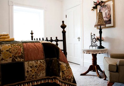 Beautiful Bed and Breakfast for a Romantic Getaway in Southern Montana - Hungry Horse, Montana - glamping.directory