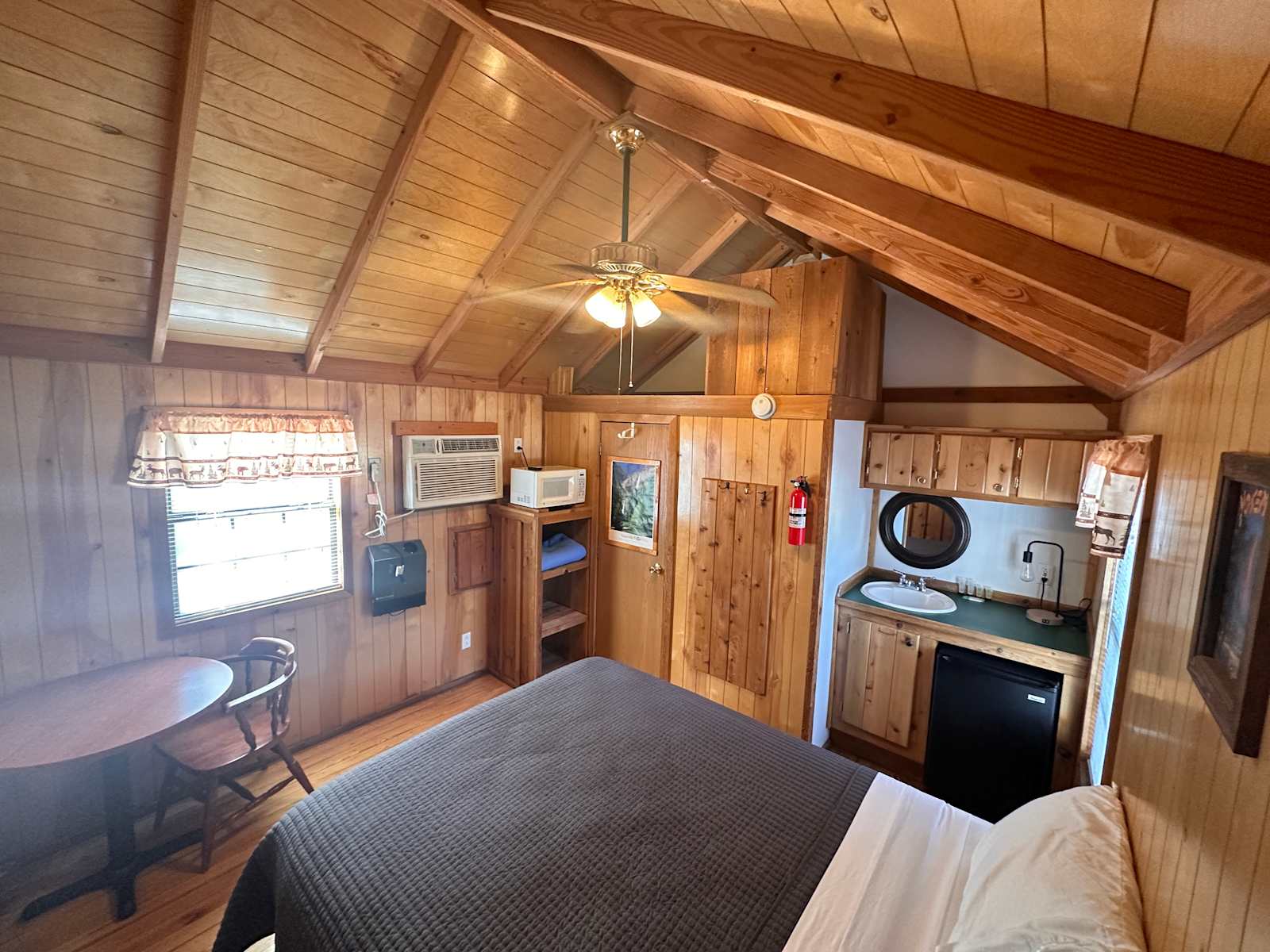 Yosemite Ridge Basecamp - Groveland, California - glamping.directory