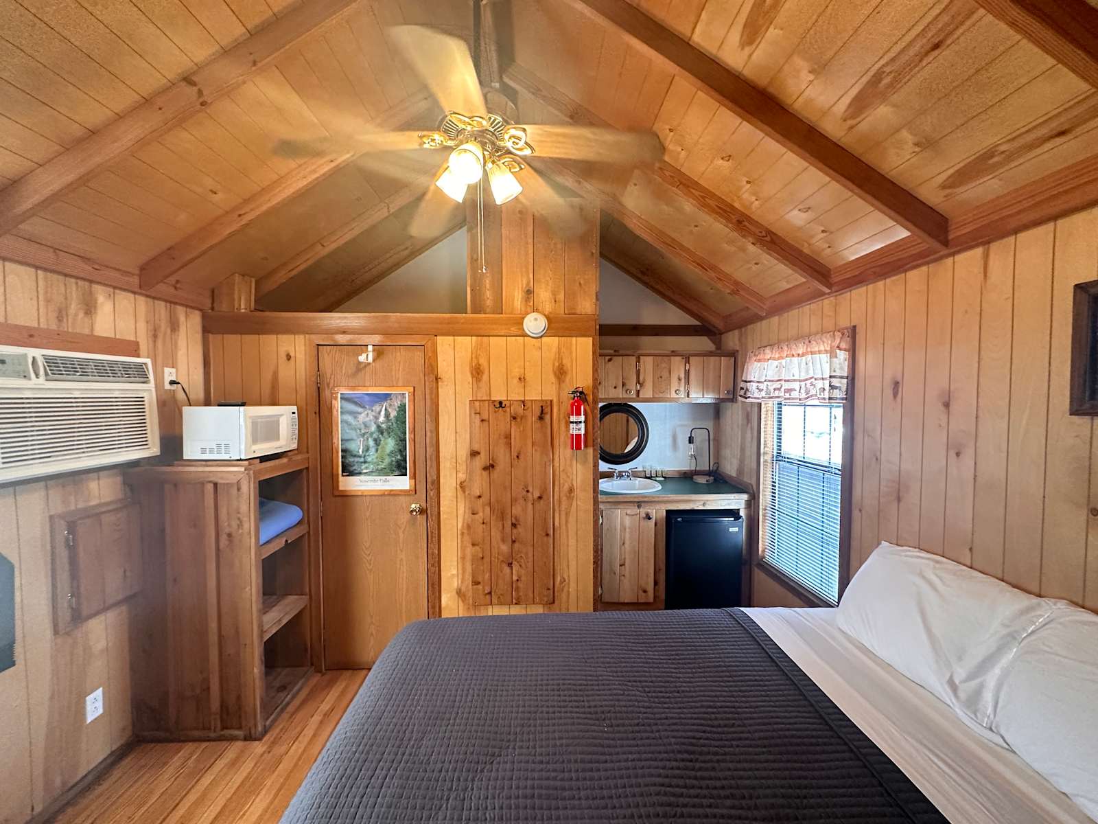 Yosemite Ridge Basecamp - glamping.directory