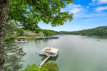 Enormous Cabin Fully Loaded Dock for Water Sports in Tennessee - Rocky Top, Tennessee - glamping.directory