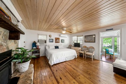 Enormous Cabin Fully Loaded Dock for Water Sports in Tennessee - Rocky Top, Tennessee - glamping.directory