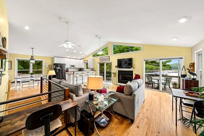 Enormous Cabin Fully Loaded Dock for Water Sports in Tennessee - Rocky Top, Tennessee - glamping.directory