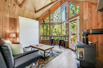 Bright and Open Cabin with Huge Windows near Hood River, Washington - Trout Lake, Washington - glamping.directory