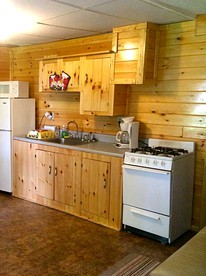 Cozy Cottage Rentals with Private Beach near Springfield, Massachusetts - Lake Luzerne, New York - glamping.directory