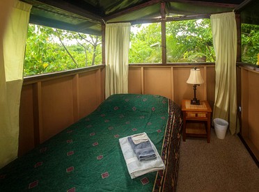 Romantic Rental for a Couple's Getaway in the Puna Jungle in Hawaii - Pahoa, Hawaii - glamping.directory