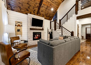 Charming Pet-Friendly Cabin Rental in Hochatown, Oklahoma - Incredible Destination for a Glamping Getaway near Broken Bow Lake - Hochatown, Oklahoma - glamping.directory