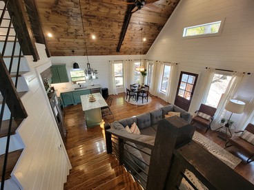 Charming Pet-Friendly Cabin Rental in Hochatown, Oklahoma - Incredible Destination for a Glamping Getaway near Broken Bow Lake - Hochatown, Oklahoma - glamping.directory