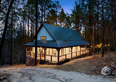 Charming Pet-Friendly Cabin Rental in Hochatown, Oklahoma - Incredible Destination for a Glamping Getaway near Broken Bow Lake - glamping.directory
