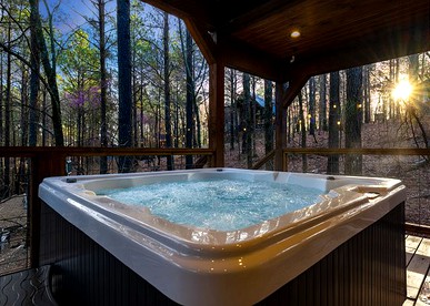 Charming Pet-Friendly Cabin Rental in Hochatown, Oklahoma - Incredible Destination for a Glamping Getaway near Broken Bow Lake - Hochatown, Oklahoma - glamping.directory