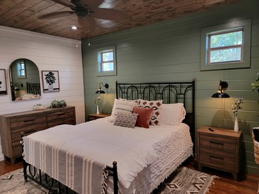 Charming Pet-Friendly Cabin Rental in Hochatown, Oklahoma - Incredible Destination for a Glamping Getaway near Broken Bow Lake - Hochatown, Oklahoma - glamping.directory