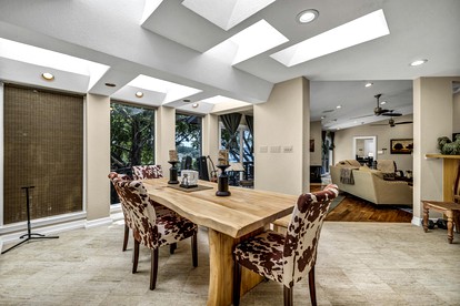 Fascinating Lakefront Vacation Rental with Fireplace in Austin, Texas - Austin, Texas - glamping.directory