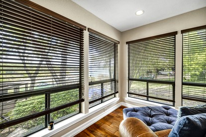 Fascinating Lakefront Vacation Rental with Fireplace in Austin, Texas - Austin, Texas - glamping.directory
