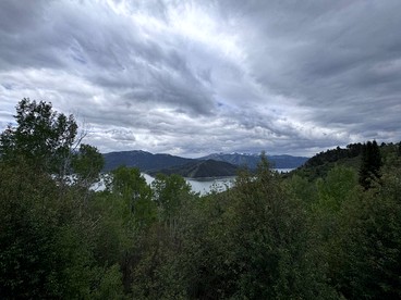 Mountain Cabin with Lake Views and Hot Tub Near Palisades Reservoir, Idaho - Irwin, Idaho - glamping.directory