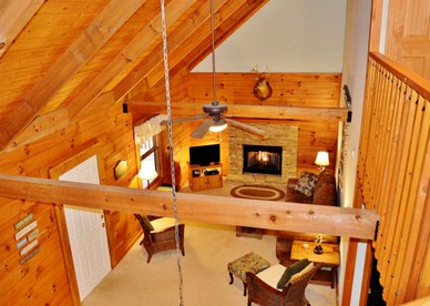 Gorgeous Log Cabin Rental with Easy Mountain Access in Maggie Valley, North Carolina - Maggie Valley, North Carolina - glamping.directory