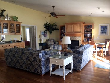 Luxury Vacation Rental with Outdoor Pool and Gorgeous Ocean Views in Holden Beach, North Carolina - Holden Beach, North Carolina - glamping.directory