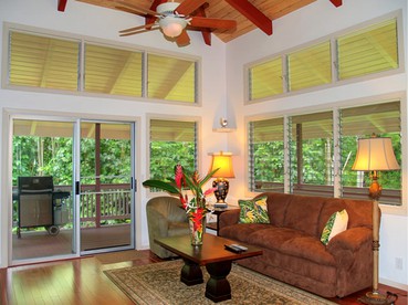 Bright Tropical Retreat Perfect for Honeymooners on Kauai, Hawaii - Hanalei, Hawaii - glamping.directory