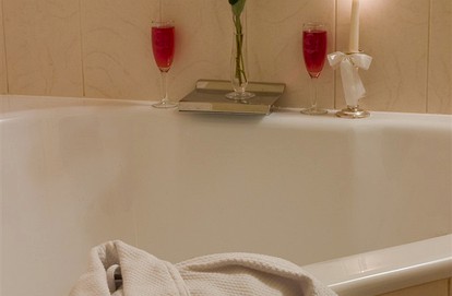 Bed and Breakfast Suite Rentals with Balconies for a Vacation to Juneau, Alaska - Juneau, Alaska - glamping.directory