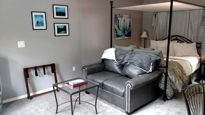 Bed and Breakfast Suite Rentals with Balconies for a Vacation to Juneau, Alaska - Juneau, Alaska - glamping.directory