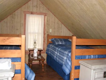 Charming Cottage Rental with Whirlpool Tub in Sharon, Oklahoma - Sharon, Oklahoma - glamping.directory